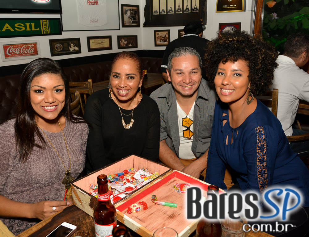 Noite do Whisky com DJs Sandrinho, Double C, Zhenna e Daniel Tutunic no Akbar Lounge e Disco Noite do Whisky com DJs Sandrinho, Double C, Zhenna e Daniel Tutunic no Akbar Lounge e Disco