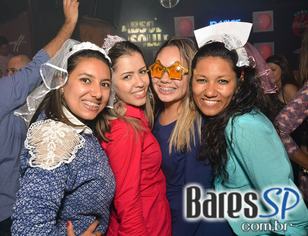 Noite do Whisky com DJs Sandrinho, Double C, Zhenna e Daniel Tutunic no Akbar Lounge e Disco Noite do Whisky com DJs Sandrinho, Double C, Zhenna e Daniel Tutunic no Akbar Lounge e Disco