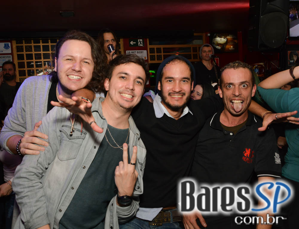 Banda Burnz e Sal Vincent agitaram a noite com pop rock no Republic Pub Banda Burnz e Sal Vincent agitaram a noite com pop rock no Republic Pub