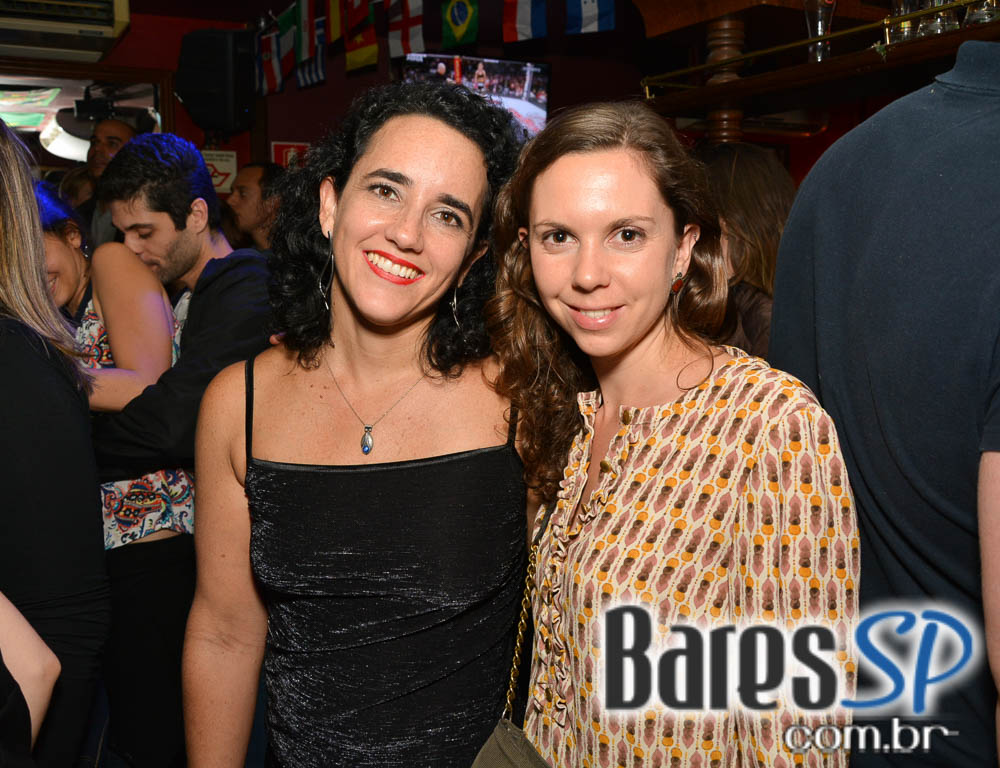 Banda Burnz e Sal Vincent agitaram a noite com pop rock no Republic Pub Banda Burnz e Sal Vincent agitaram a noite com pop rock no Republic Pub