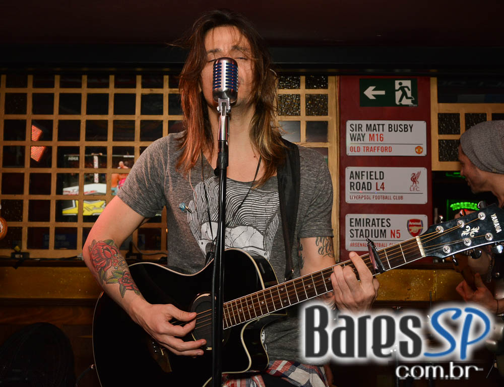 Banda Burnz e Sal Vincent agitaram a noite com pop rock no Republic Pub Banda Burnz e Sal Vincent agitaram a noite com pop rock no Republic Pub