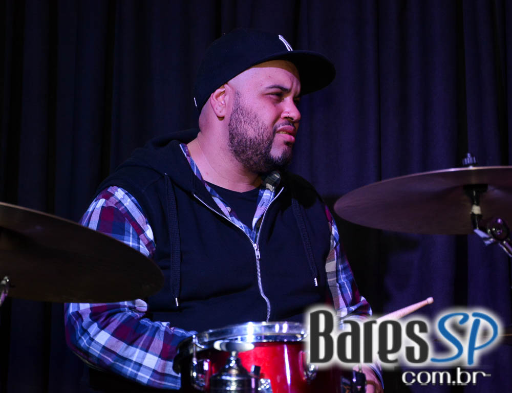 Gabbi Matos & Dre se apresentaram no palco do Ao Vivo Music Gabbi Matos & Dre se apresentaram no palco do Ao Vivo Music