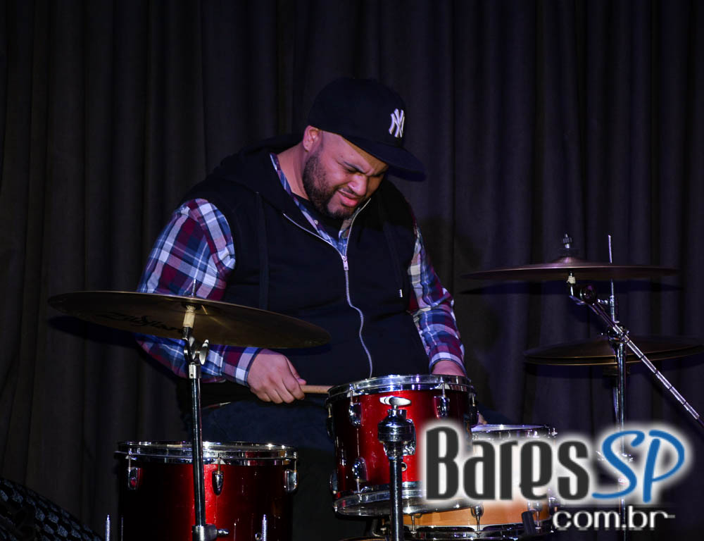 Gabbi Matos & Dre se apresentaram no palco do Ao Vivo Music Gabbi Matos & Dre se apresentaram no palco do Ao Vivo Music