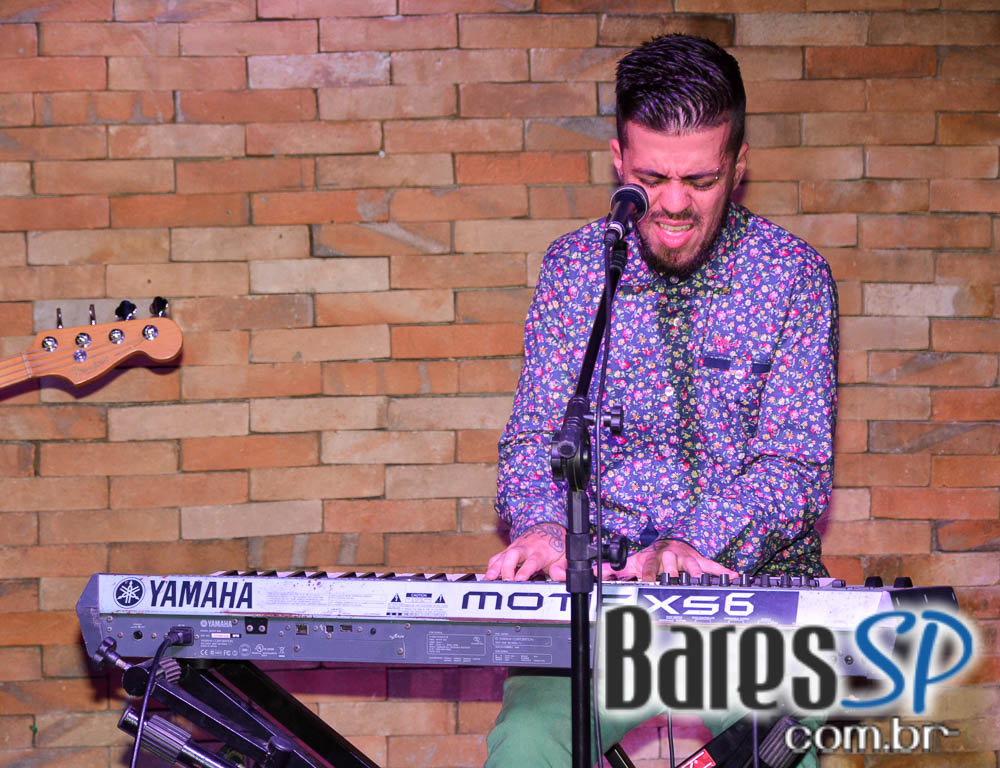 Gabbi Matos & Dre se apresentaram no palco do Ao Vivo Music Gabbi Matos & Dre se apresentaram no palco do Ao Vivo Music