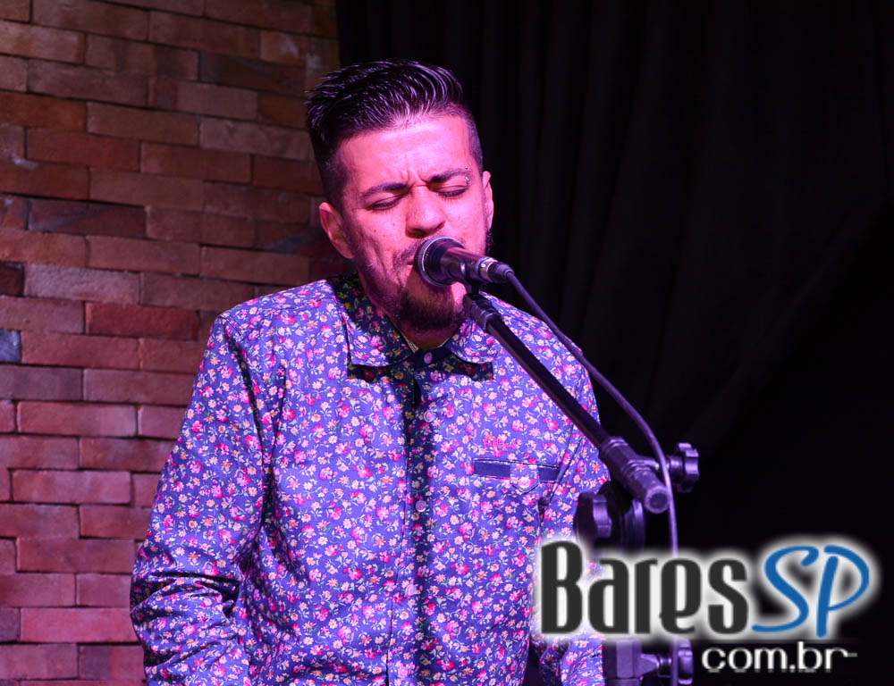 Gabbi Matos & Dre se apresentaram no palco do Ao Vivo Music Gabbi Matos & Dre se apresentaram no palco do Ao Vivo Music