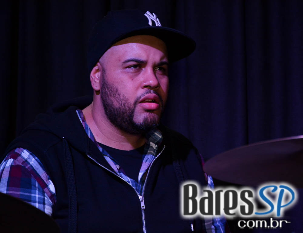 Gabbi Matos & Dre se apresentaram no palco do Ao Vivo Music Gabbi Matos & Dre se apresentaram no palco do Ao Vivo Music