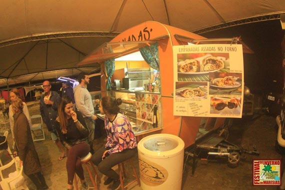 Festival de Inverno Maresias com shows, food trucks e cinema ao ar livre no litoral norte Festival de Inverno Maresias com shows, food trucks e cinema ao ar livre no litoral norte