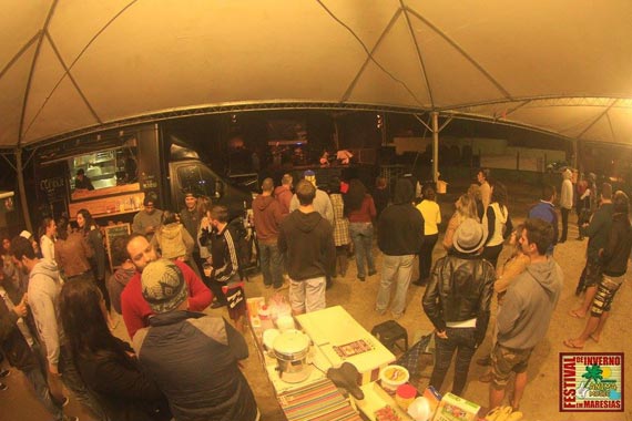 Festival de Inverno Maresias com shows, food trucks e cinema ao ar livre no litoral norte Festival de Inverno Maresias com shows, food trucks e cinema ao ar livre no litoral norte
