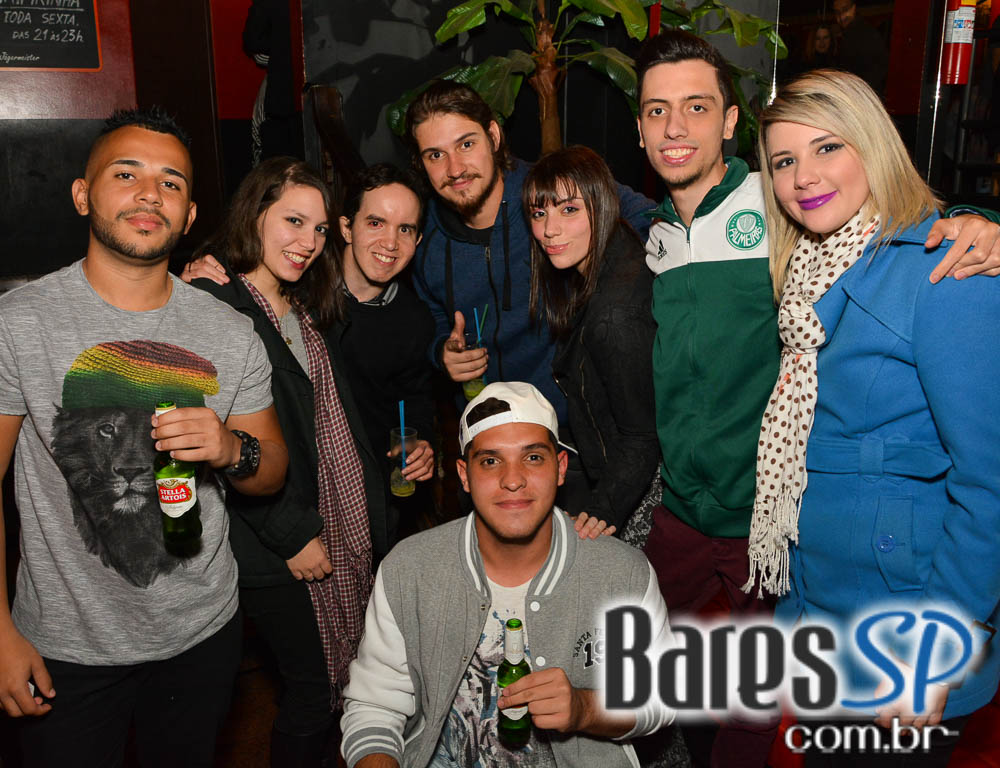 Banda Black Ferry comandou a noite com clássicos do rock no Willi Willie Bar e Arqueria Banda Black Ferry comandou a noite com clássicos do rock no Willi Willie Bar e Arqueria