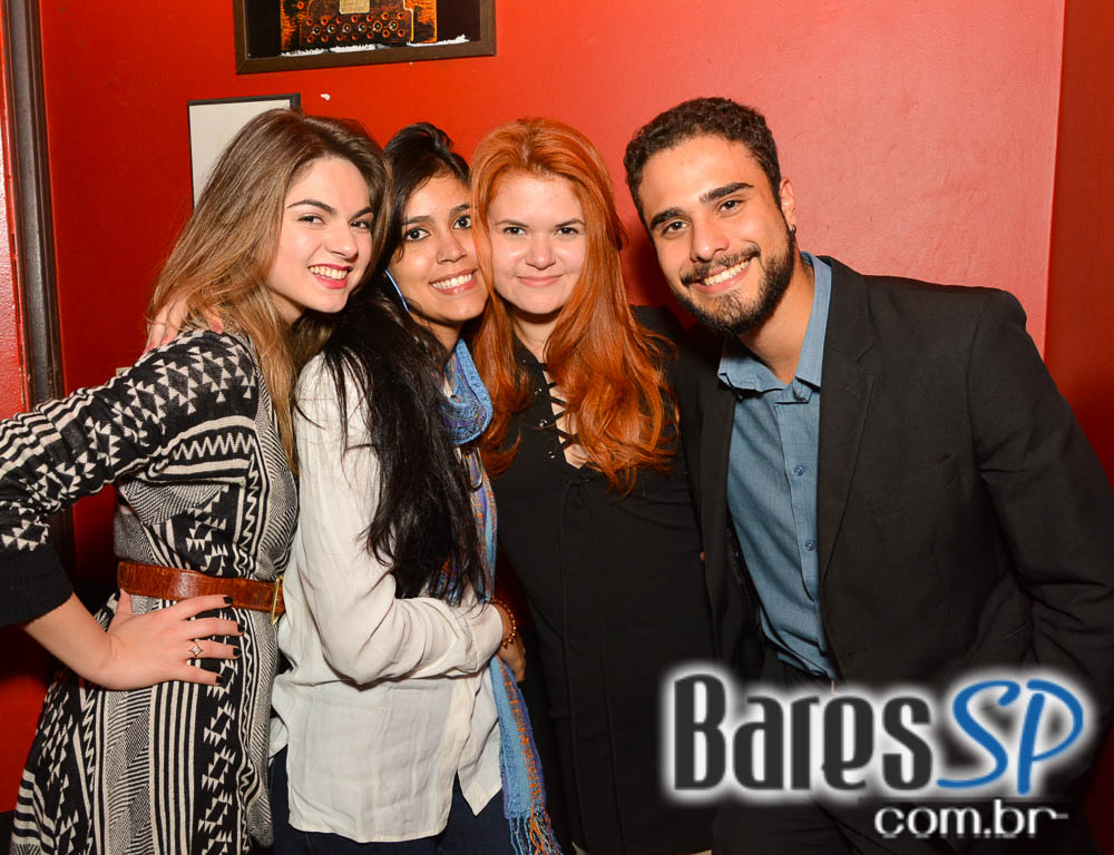 Banda Black Ferry comandou a noite com clássicos do rock no Willi Willie Bar e Arqueria Banda Black Ferry comandou a noite com clássicos do rock no Willi Willie Bar e Arqueria