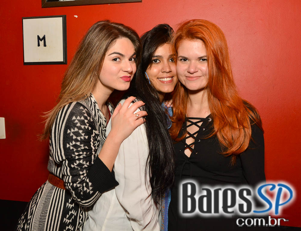 Banda Black Ferry comandou a noite com clássicos do rock no Willi Willie Bar e Arqueria Banda Black Ferry comandou a noite com clássicos do rock no Willi Willie Bar e Arqueria