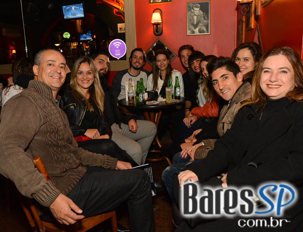 Banda Black Ferry comandou a noite com clássicos do rock no Willi Willie Bar e Arqueria Banda Black Ferry comandou a noite com clássicos do rock no Willi Willie Bar e Arqueria