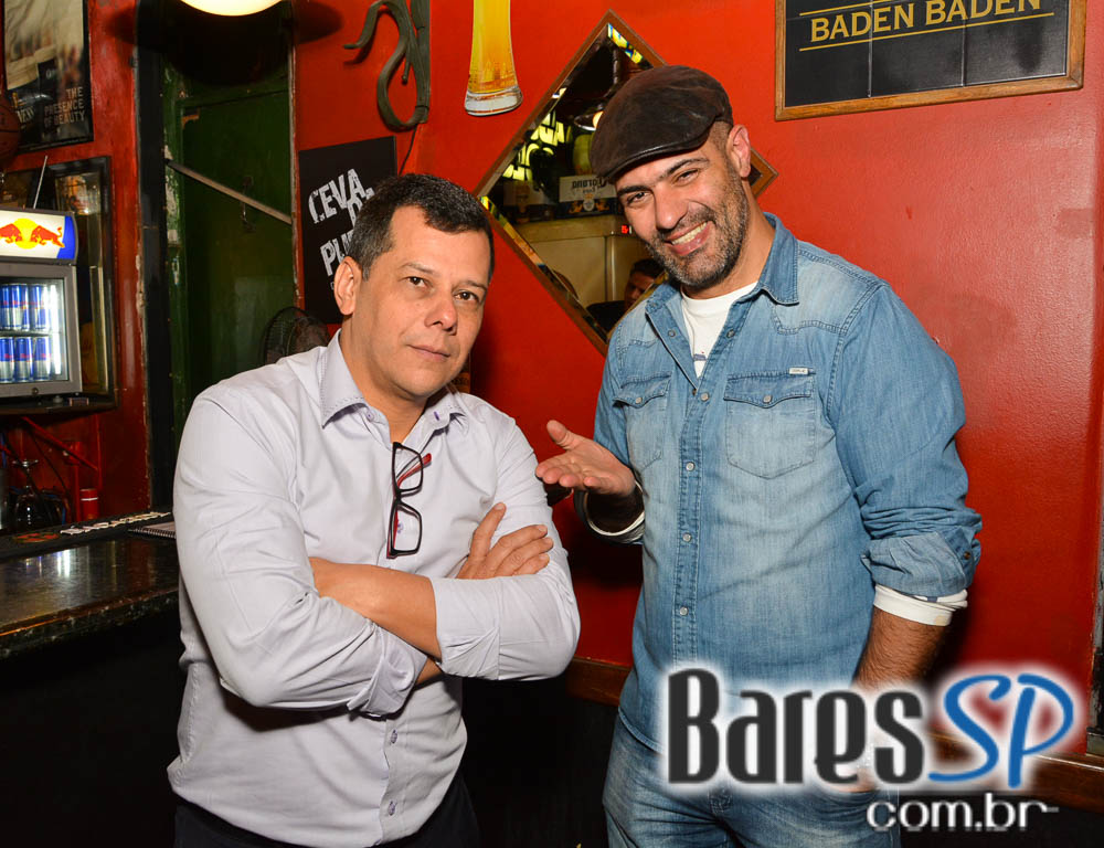 Banda Black Ferry comandou a noite com clássicos do rock no Willi Willie Bar e Arqueria Banda Black Ferry comandou a noite com clássicos do rock no Willi Willie Bar e Arqueria