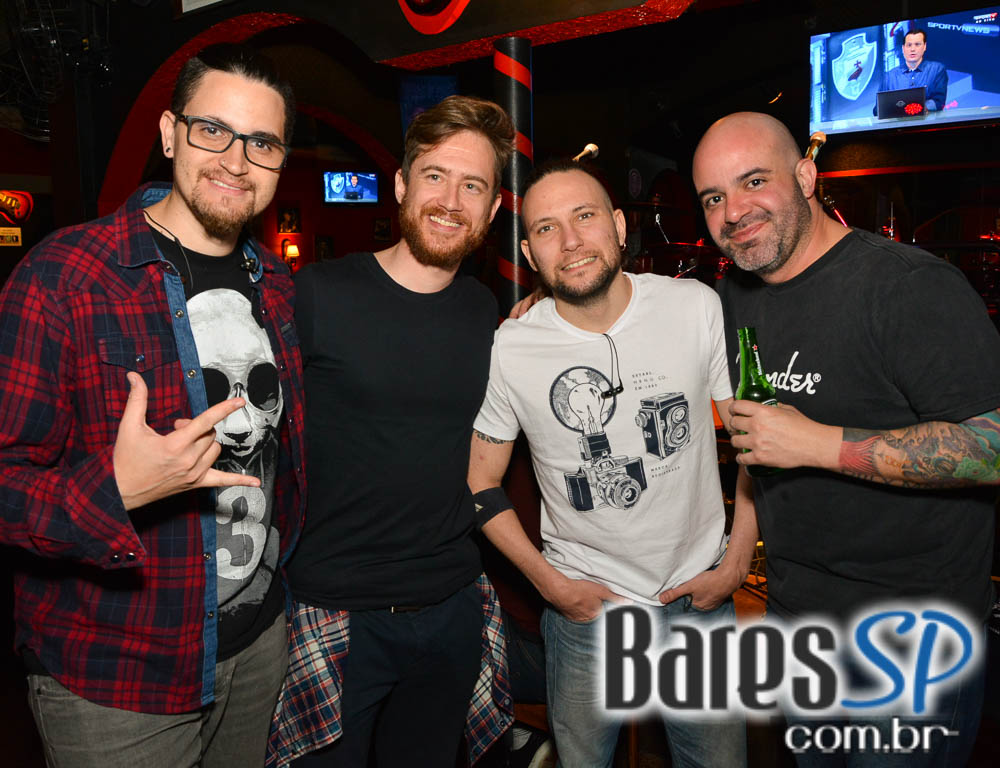 Banda Black Ferry comandou a noite com clássicos do rock no Willi Willie Bar e Arqueria Banda Black Ferry comandou a noite com clássicos do rock no Willi Willie Bar e Arqueria