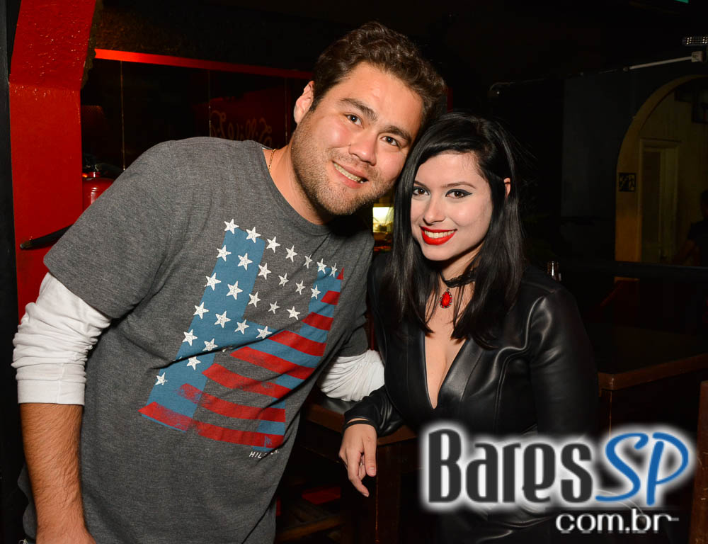 Banda Black Ferry comandou a noite com clássicos do rock no Willi Willie Bar e Arqueria Banda Black Ferry comandou a noite com clássicos do rock no Willi Willie Bar e Arqueria