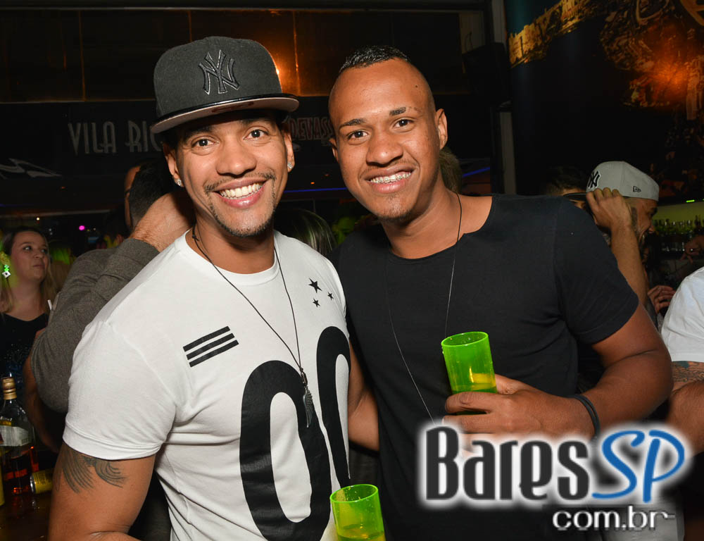 Sábado foi dia de feijoada com samba e pagode no Boteco Vila Rica Sábado foi dia de feijoada com samba e pagode no Boteco Vila Rica