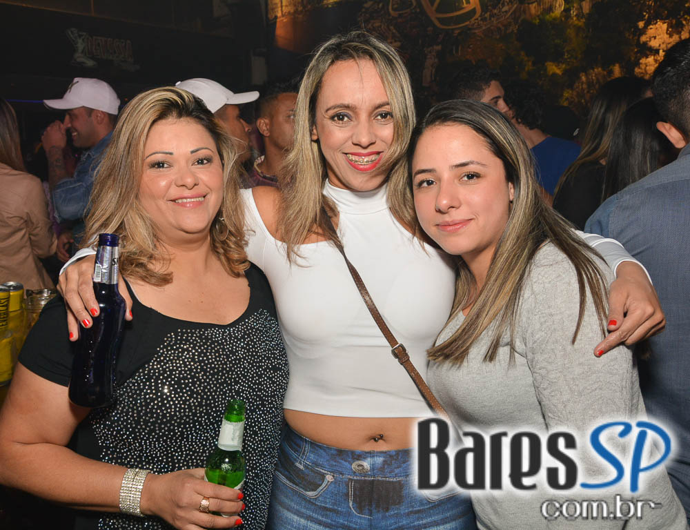 Sábado foi dia de feijoada com samba e pagode no Boteco Vila Rica Sábado foi dia de feijoada com samba e pagode no Boteco Vila Rica