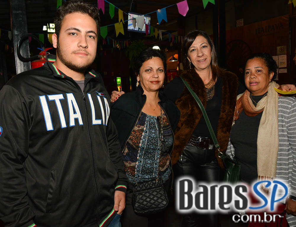 Bar Camará recebeu o show em tributo a cantora Marisa Monte no sábado Bar Camará recebeu o show em tributo a cantora Marisa Monte no sábado