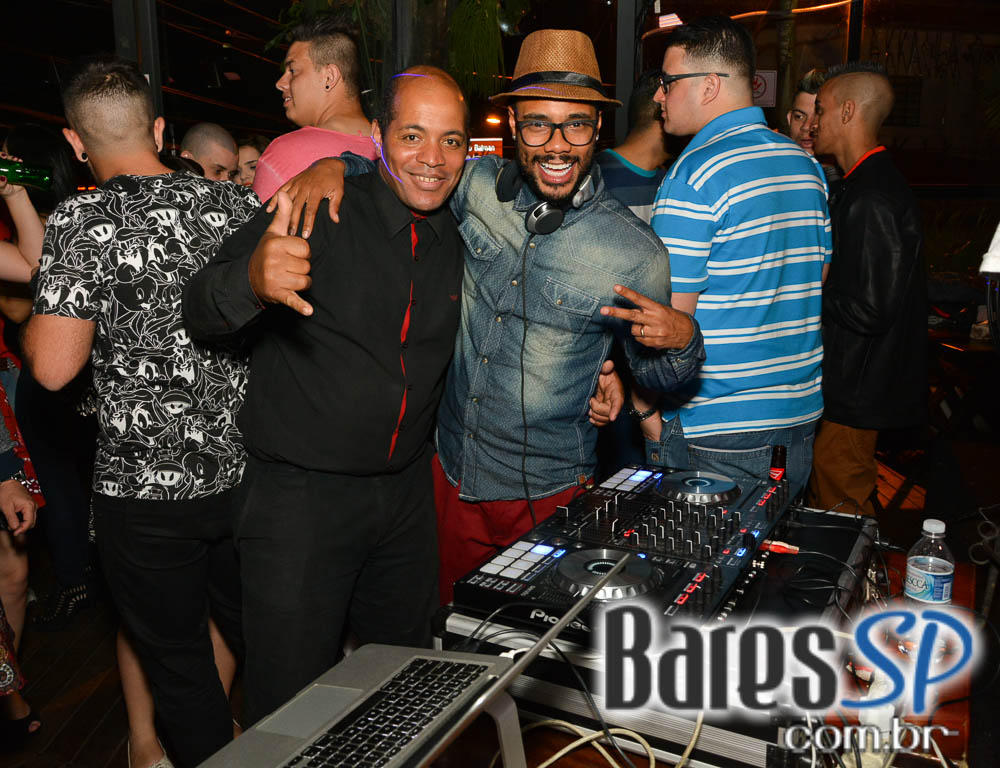 Bar Camará recebeu o show em tributo a cantora Marisa Monte no sábado Bar Camará recebeu o show em tributo a cantora Marisa Monte no sábado