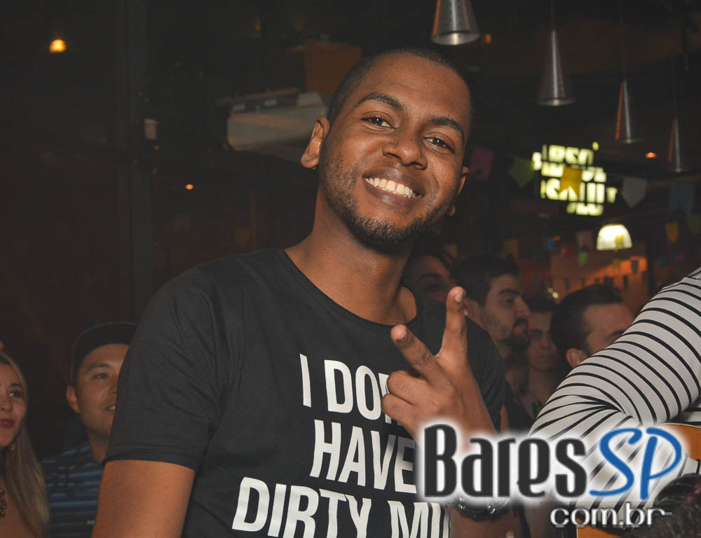 Bar Camará recebeu o show em tributo a cantora Marisa Monte no sábado Bar Camará recebeu o show em tributo a cantora Marisa Monte no sábado