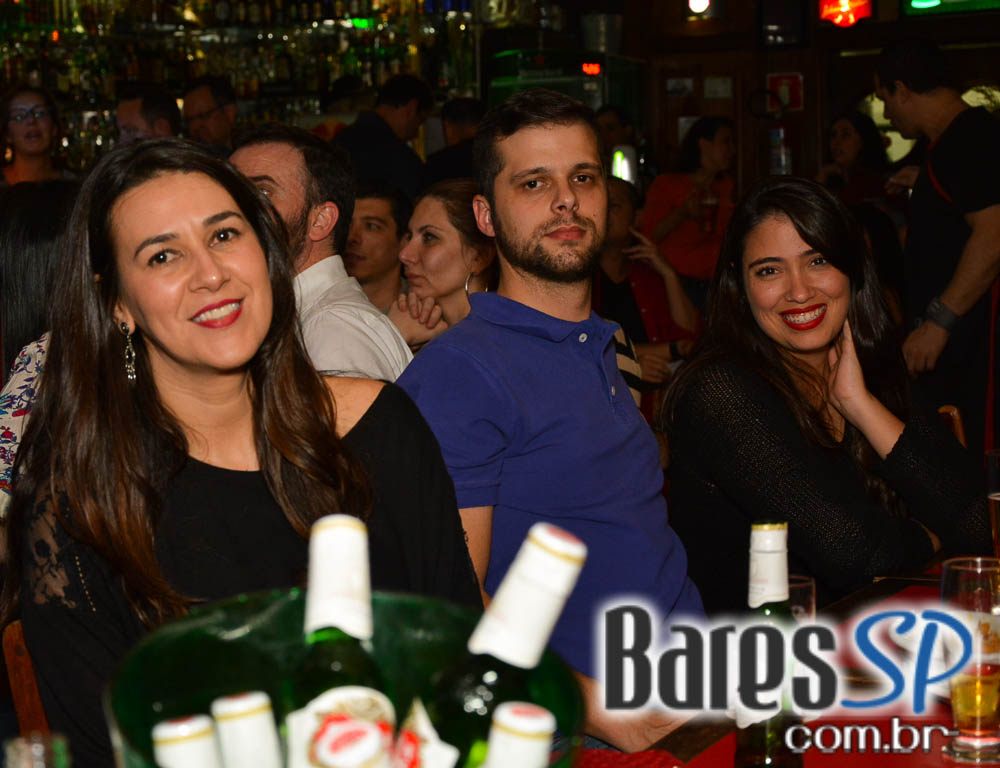 Ton Ton Jazz recebeu os agitos das bandas Sons Of Rock e Staff Only na segunda Ton Ton Jazz recebeu os agitos das bandas Sons Of Rock e Staff Only na segunda