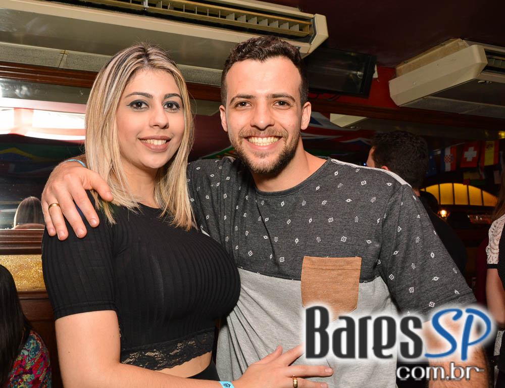 Banda Junkie Box e Sal Vincent animaram o sábado do Republic Pub Banda Junkie Box e Sal Vincent animaram o sábado do Republic Pub