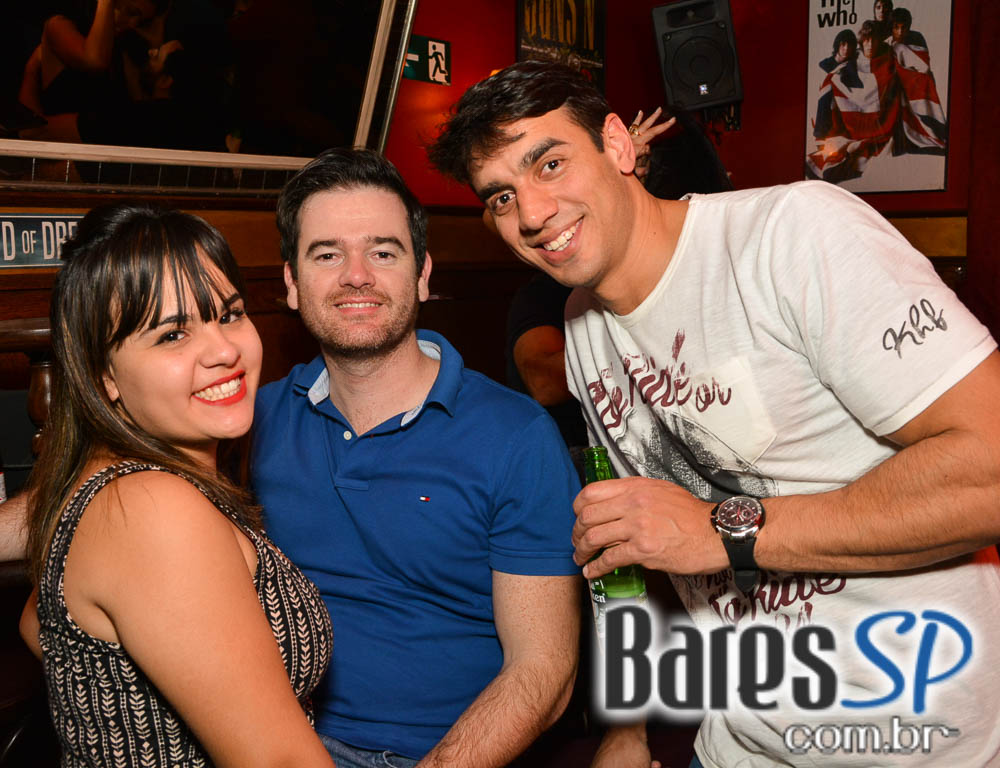 Banda Junkie Box e Sal Vincent animaram o sábado do Republic Pub Banda Junkie Box e Sal Vincent animaram o sábado do Republic Pub