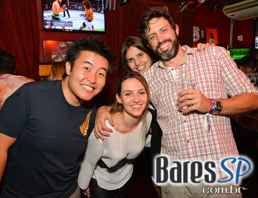 Banda Junkie Box e Sal Vincent animaram o sábado do Republic Pub Banda Junkie Box e Sal Vincent animaram o sábado do Republic Pub