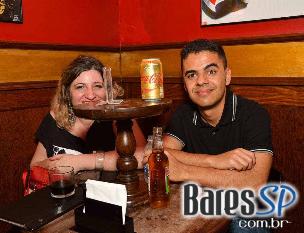 Banda Junkie Box e Sal Vincent animaram o sábado do Republic Pub Banda Junkie Box e Sal Vincent animaram o sábado do Republic Pub