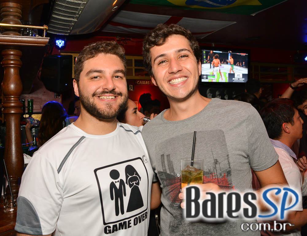 Banda Junkie Box e Sal Vincent animaram o sábado do Republic Pub Banda Junkie Box e Sal Vincent animaram o sábado do Republic Pub