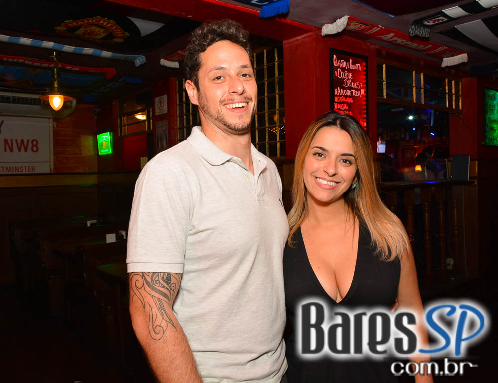 Banda Junkie Box e Sal Vincent animaram o sábado do Republic Pub Banda Junkie Box e Sal Vincent animaram o sábado do Republic Pub