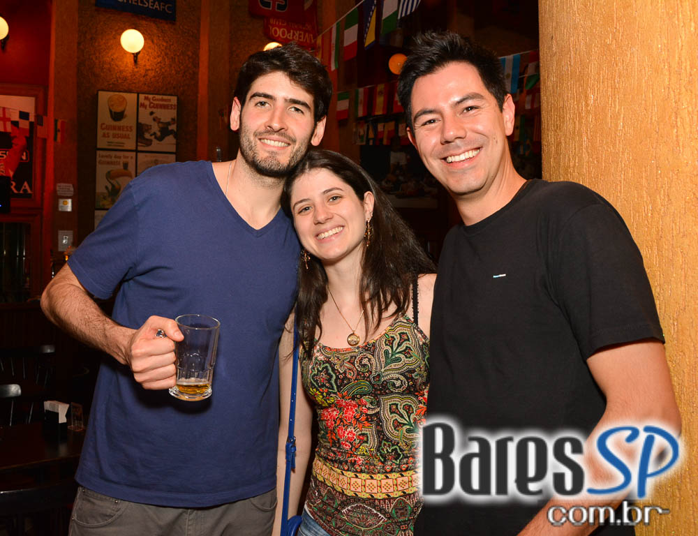 Banda Junkie Box e Sal Vincent animaram o sábado do Republic Pub Banda Junkie Box e Sal Vincent animaram o sábado do Republic Pub