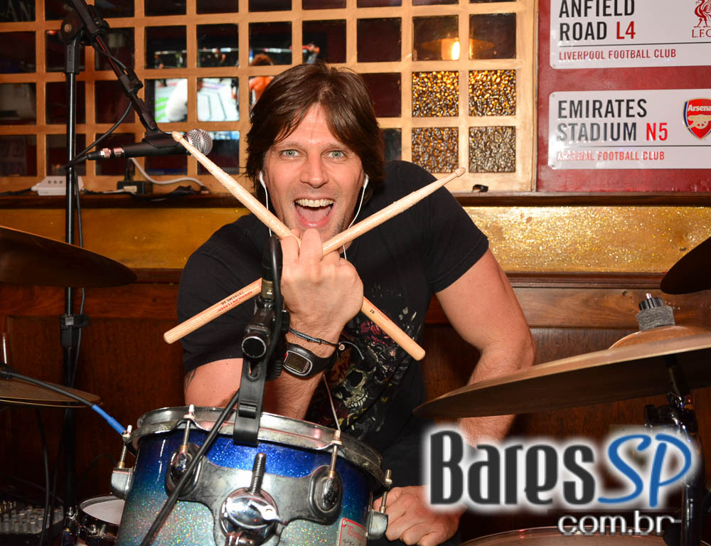 Banda Junkie Box e Sal Vincent animaram o sábado do Republic Pub Banda Junkie Box e Sal Vincent animaram o sábado do Republic Pub