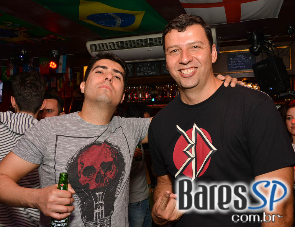 Banda Junkie Box e Sal Vincent animaram o sábado do Republic Pub Banda Junkie Box e Sal Vincent animaram o sábado do Republic Pub