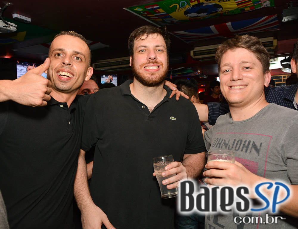 Banda Junkie Box e Sal Vincent animaram o sábado do Republic Pub Banda Junkie Box e Sal Vincent animaram o sábado do Republic Pub