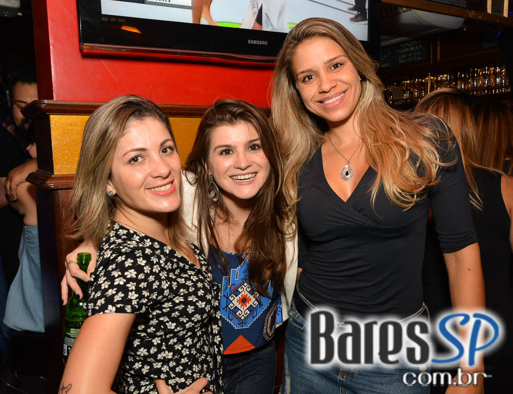 Banda Junkie Box e Sal Vincent animaram o sábado do Republic Pub Banda Junkie Box e Sal Vincent animaram o sábado do Republic Pub