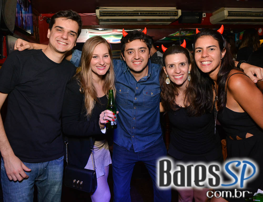 Banda Junkie Box e Sal Vincent animaram o sábado do Republic Pub Banda Junkie Box e Sal Vincent animaram o sábado do Republic Pub