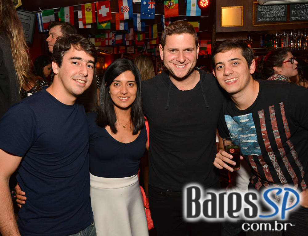 Banda Junkie Box e Sal Vincent animaram o sábado do Republic Pub Banda Junkie Box e Sal Vincent animaram o sábado do Republic Pub