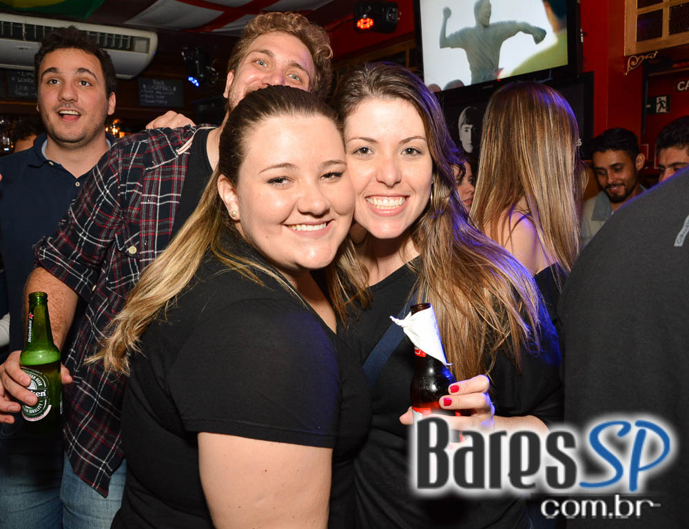 Banda Burnz e Sal Vincent comandaram a sexta-feira com pop rock no Republic Pub Banda Burnz e Sal Vincent comandaram a sexta-feira com pop rock no Republic Pub