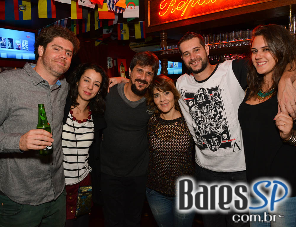 Banda Burnz e Sal Vincent comandaram a sexta-feira com pop rock no Republic Pub Banda Burnz e Sal Vincent comandaram a sexta-feira com pop rock no Republic Pub