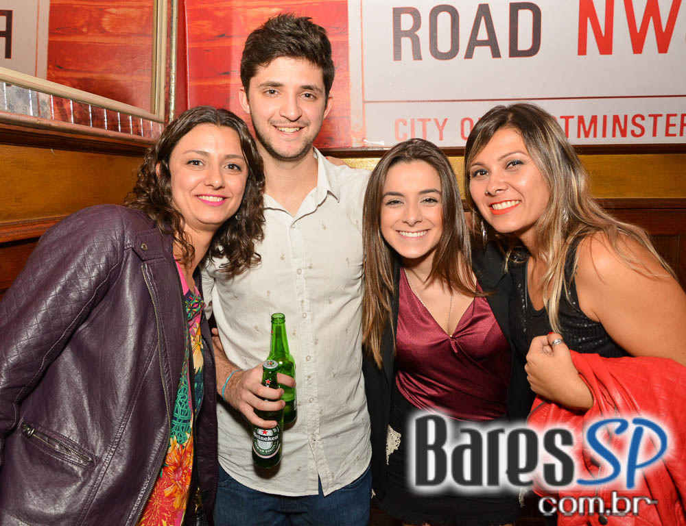 Banda Burnz e Sal Vincent comandaram a sexta-feira com pop rock no Republic Pub Banda Burnz e Sal Vincent comandaram a sexta-feira com pop rock no Republic Pub