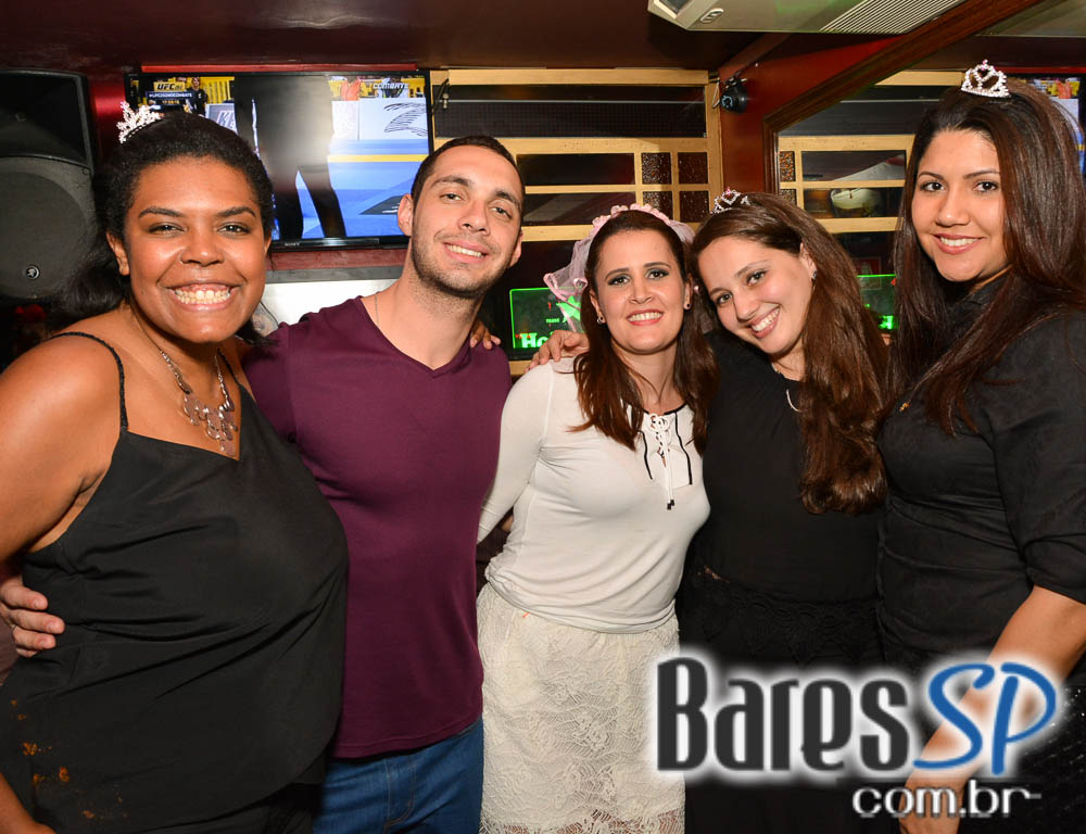 Banda Burnz e Sal Vincent comandaram a sexta-feira com pop rock no Republic Pub Banda Burnz e Sal Vincent comandaram a sexta-feira com pop rock no Republic Pub