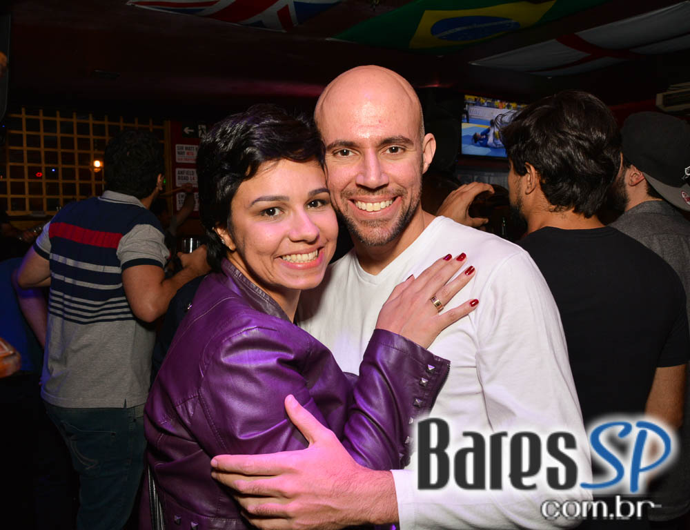 Banda Burnz e Sal Vincent comandaram a sexta-feira com pop rock no Republic Pub Banda Burnz e Sal Vincent comandaram a sexta-feira com pop rock no Republic Pub