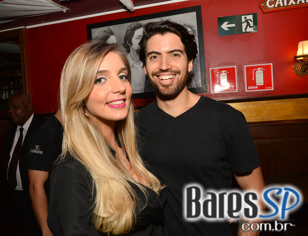 Banda Burnz e Sal Vincent comandaram a sexta-feira com pop rock no Republic Pub Banda Burnz e Sal Vincent comandaram a sexta-feira com pop rock no Republic Pub