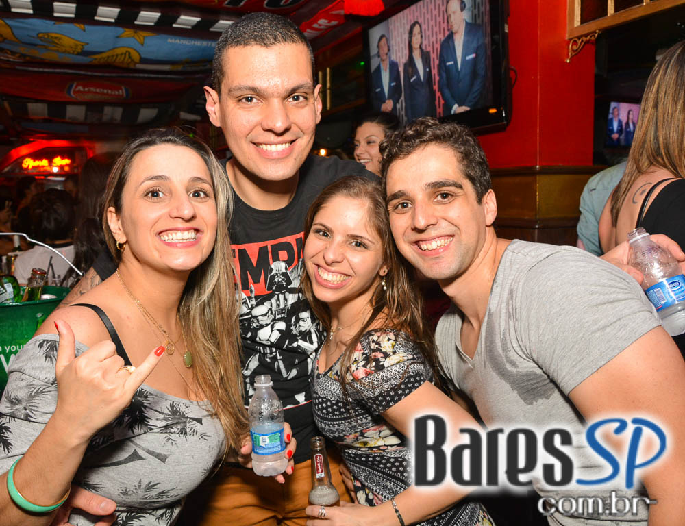 Piper e William Kim comandaram a noite com pop rock no Republic Pub Piper e William Kim comandaram a noite com pop rock no Republic Pub