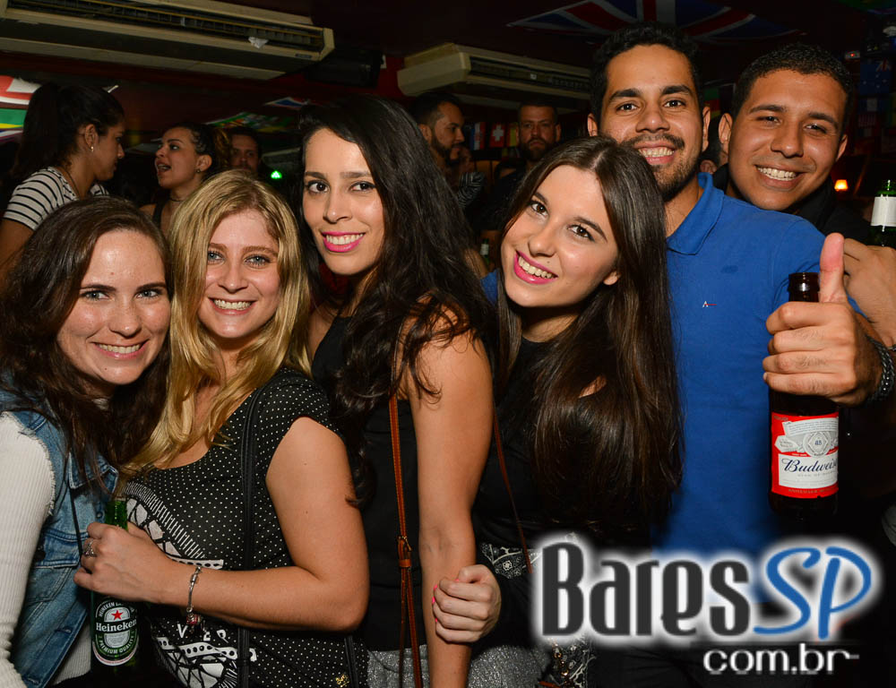 Piper e William Kim comandaram a noite com pop rock no Republic Pub Piper e William Kim comandaram a noite com pop rock no Republic Pub