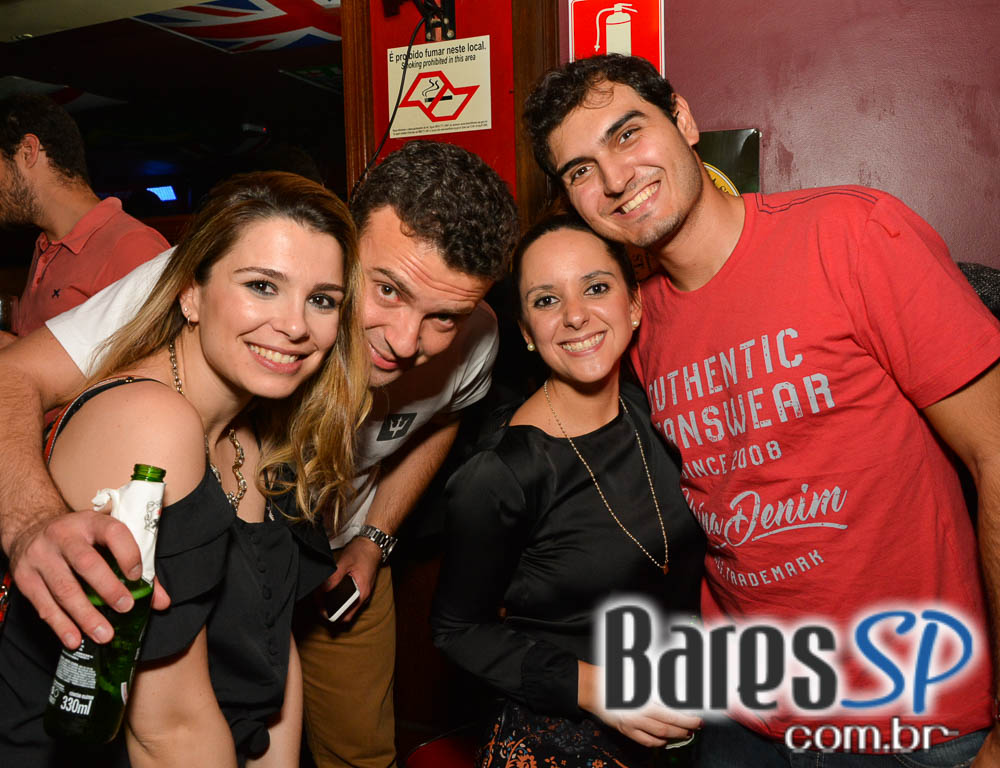 Piper e William Kim comandaram a noite com pop rock no Republic Pub Piper e William Kim comandaram a noite com pop rock no Republic Pub