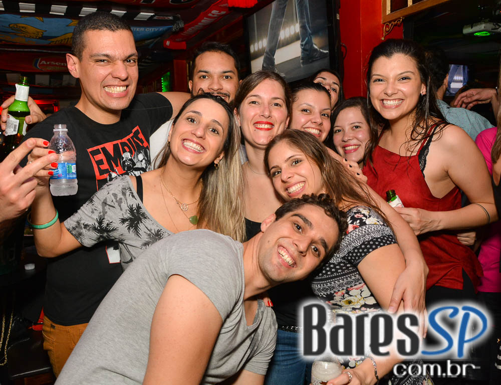 Piper e William Kim comandaram a noite com pop rock no Republic Pub Piper e William Kim comandaram a noite com pop rock no Republic Pub