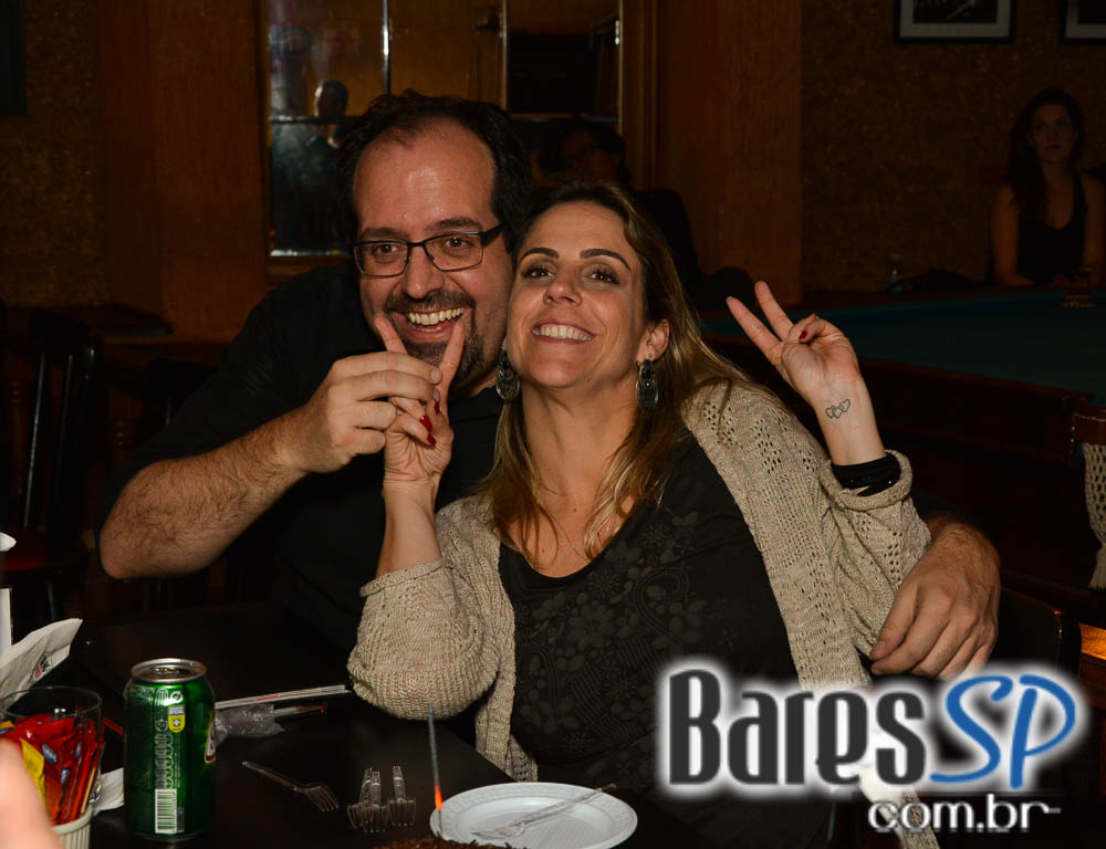 Piper e William Kim comandaram a noite com pop rock no Republic Pub Piper e William Kim comandaram a noite com pop rock no Republic Pub