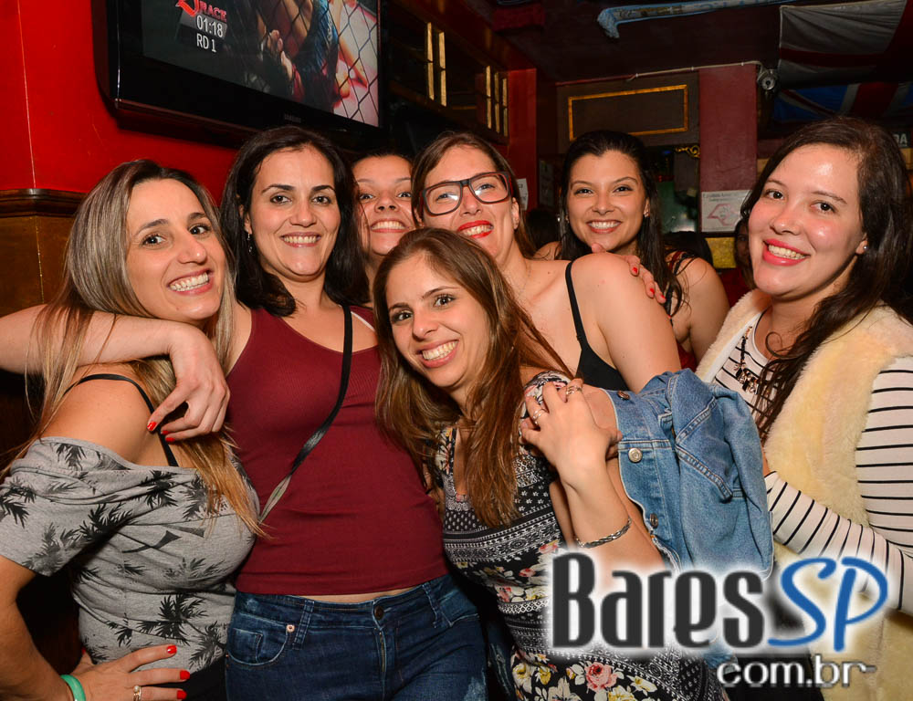 Piper e William Kim comandaram a noite com pop rock no Republic Pub Piper e William Kim comandaram a noite com pop rock no Republic Pub